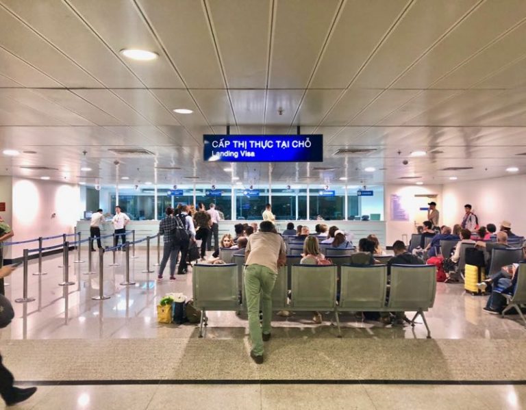 Vietnam airport Guide: How to pick up the visa at Vietnam airports? - 👉 ...