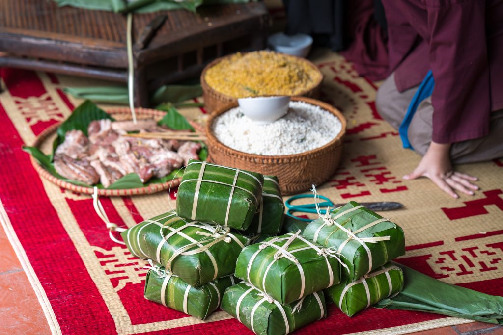 Banh Chung (Square rice cake) in Vietnamese Lunar New Year (Tet) - 👉 ...