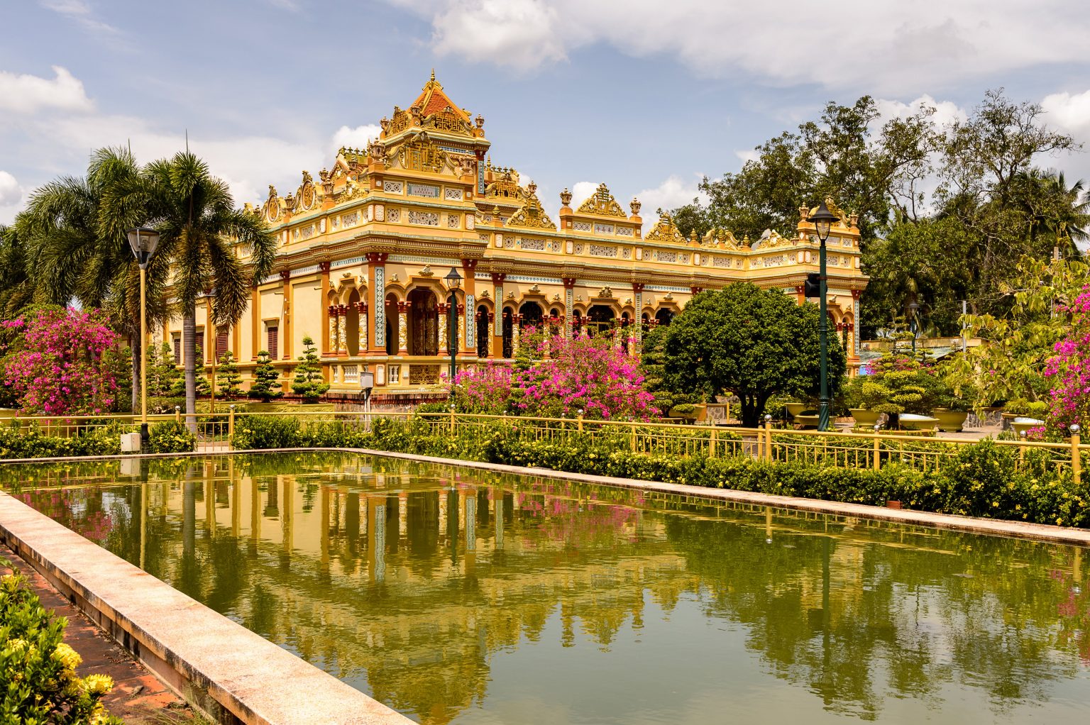 Vinh Trang Pagoda – The Most Splendid Buddhistic Pagoda in Mekong Delta ...